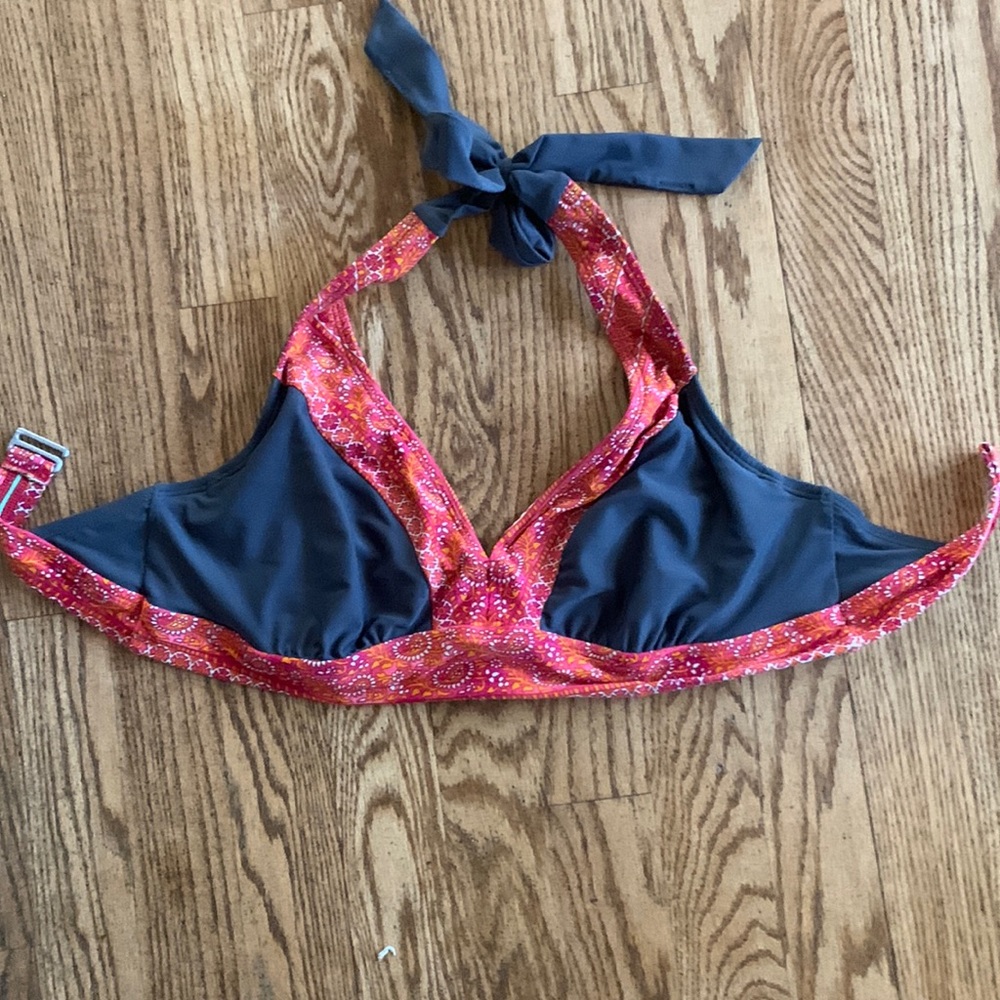 Athleta bathing suit top